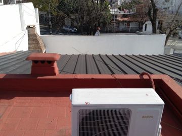 TIPO CASA 3 AMBIENTES SIN EXPENSAS EN PRIMER PISO CON GRAN PATIO IMPECABLE