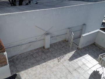 TIPO CASA 3 AMBIENTES SIN EXPENSAS EN PRIMER PISO CON GRAN PATIO IMPECABLE