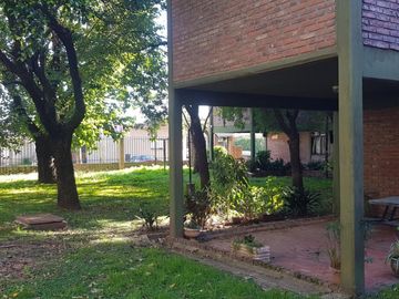 Departamento de 3 ambientes en Moron Sur, dentro de barrio cerrado con parque, con 2 amplios dormitorios con vista al parque y amplio living , cocina,