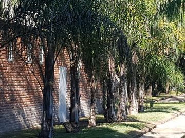 Departamento de 3 ambientes en Moron Sur, dentro de barrio cerrado con parque, con 2 amplios dormitorios con vista al parque y amplio living , cocina,