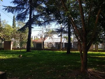 Departamento de 3 ambientes en Moron Sur, dentro de barrio cerrado con parque, con 2 amplios dormitorios con vista al parque y amplio living , cocina,