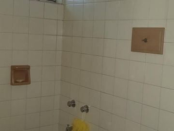 Departamento de 3 ambientes en Moron Sur, dentro de barrio cerrado con parque, con 2 amplios dormitorios con vista al parque y amplio living , cocina,