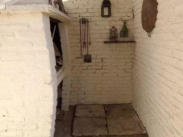 CHALET 3 AMBIENTES CON JARDIN,PATIO Y COCHERA - ZONA MORON