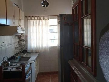 CHALET 3 AMBIENTES CON JARDIN,PATIO Y COCHERA - ZONA MORON