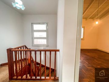 Casa en Saavedra frente al Parque Carlos Mugica, super luminosa e impecable