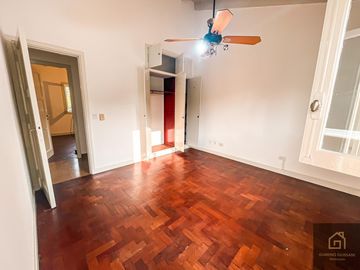 Casa en Saavedra frente al Parque Carlos Mugica, super luminosa e impecable