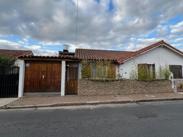 CHALET MULTIFAMILIAR - Garage - Excelente
