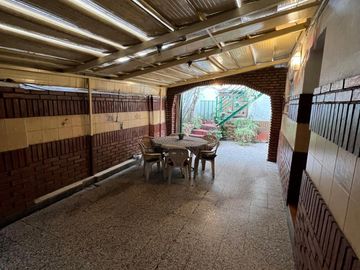 CHALET MULTIFAMILIAR - Garage - Excelente