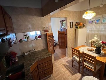 CHALET MULTIFAMILIAR - Garage - Excelente