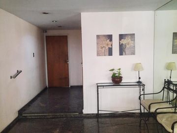 4 ambientes en excelente ubicacion. Doble entrada. A metros de Av. Cabildo y Metrobus.