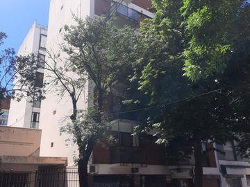 4 ambientes en excelente ubicacion. Doble entrada. A metros de Av. Cabildo y Metrobus.