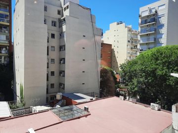 4 ambientes en excelente ubicacion. Doble entrada. A metros de Av. Cabildo y Metrobus.