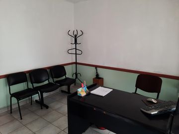 4 ambientes en excelente ubicacion. Doble entrada. A metros de Av. Cabildo y Metrobus.