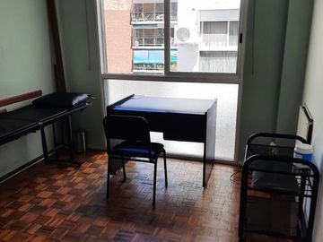 4 ambientes en excelente ubicacion. Doble entrada. A metros de Av. Cabildo y Metrobus.