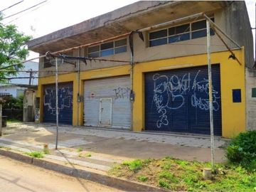 Casas mas galpones en Rafael Calzada