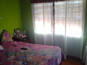 Linda casa con departamento, a metros de 9 de Julio y ruta 8