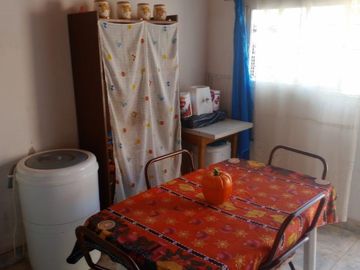 Linda casa con departamento, a metros de 9 de Julio y ruta 8