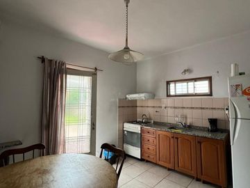 Casa de 3 AMBIENTES en venta