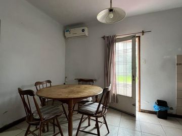 Casa de 3 AMBIENTES en venta