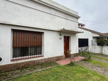 Casa de 3 AMBIENTES en venta
