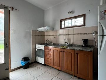 Casa de 3 AMBIENTES en venta
