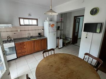 Casa de 3 AMBIENTES en venta