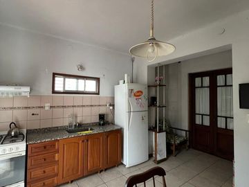 Casa de 3 AMBIENTES en venta