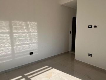 CASA ESTILO MINIMALISTA DE 5 AMBIENTES