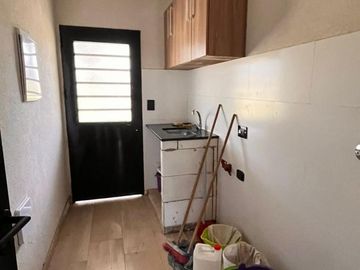 CASA ESTILO MINIMALISTA DE 5 AMBIENTES