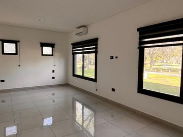 CASA ESTILO MINIMALISTA DE 5 AMBIENTES