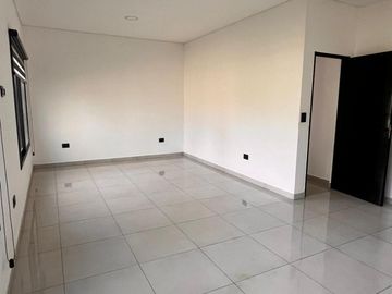 CASA ESTILO MINIMALISTA DE 5 AMBIENTES
