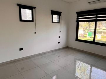 CASA ESTILO MINIMALISTA DE 5 AMBIENTES