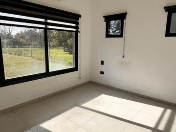 CASA ESTILO MINIMALISTA DE 5 AMBIENTES