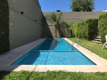 2 amb al frente con terraza propia , 110 m2 totales, dos cocheras , Sum , Piscina .