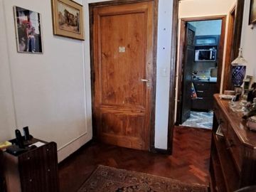 VENDE DEPTO 4 AMBIENTES AL FRENTE CON PATIO, LAVADERO, COCINA SEPARADA