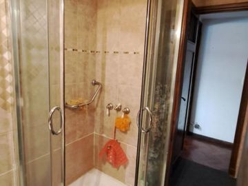 VENDE DEPTO 4 AMBIENTES AL FRENTE CON PATIO, LAVADERO, COCINA SEPARADA