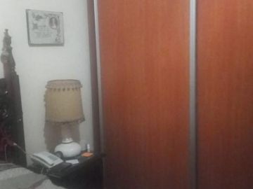 VENDE DEPTO 4 AMBIENTES AL FRENTE CON PATIO, LAVADERO, COCINA SEPARADA