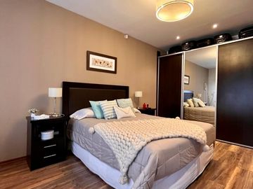 Casa de 5 AMBIENTES en venta