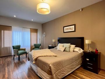 Casa de 5 AMBIENTES en venta