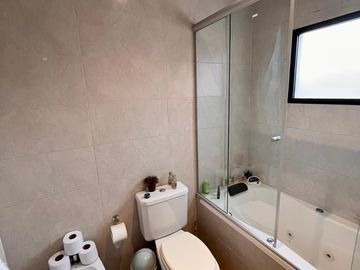 Casa de 5 AMBIENTES en venta