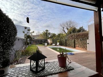 Casa de 5 AMBIENTES en venta