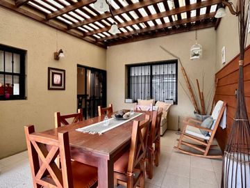 Casa de 5 AMBIENTES en venta