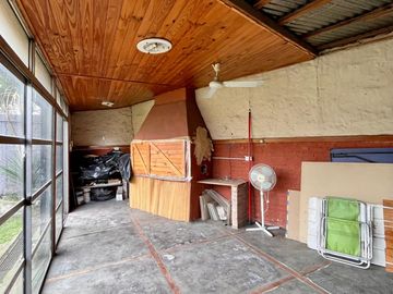 Casa de 5 AMBIENTES en venta