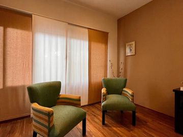 Casa de 5 AMBIENTES en venta