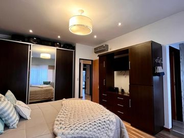 Casa de 5 AMBIENTES en venta