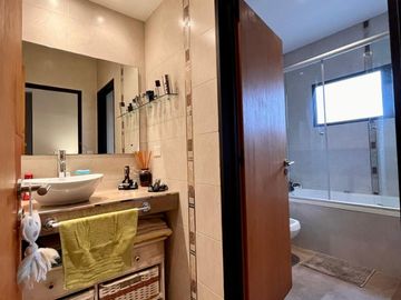 Casa de 5 AMBIENTES en venta