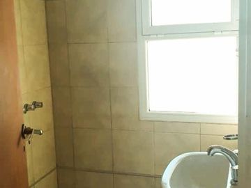 DEPTO 1 DORMITORIO CON BALCON, A METROS DEL PARQUE DE MAYO
