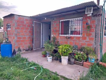 Casa con amplio terreno en Ingeniero Allan, Varela