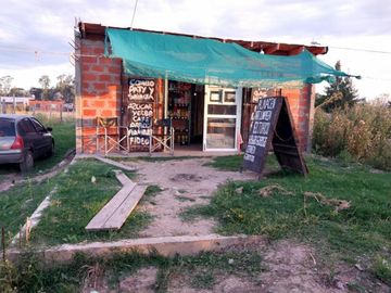 Casa con amplio terreno en Ingeniero Allan, Varela