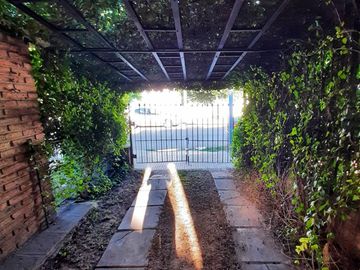 CASA EN VENTA EN LA MEJOR ZONA DE BARRIO JARDIN